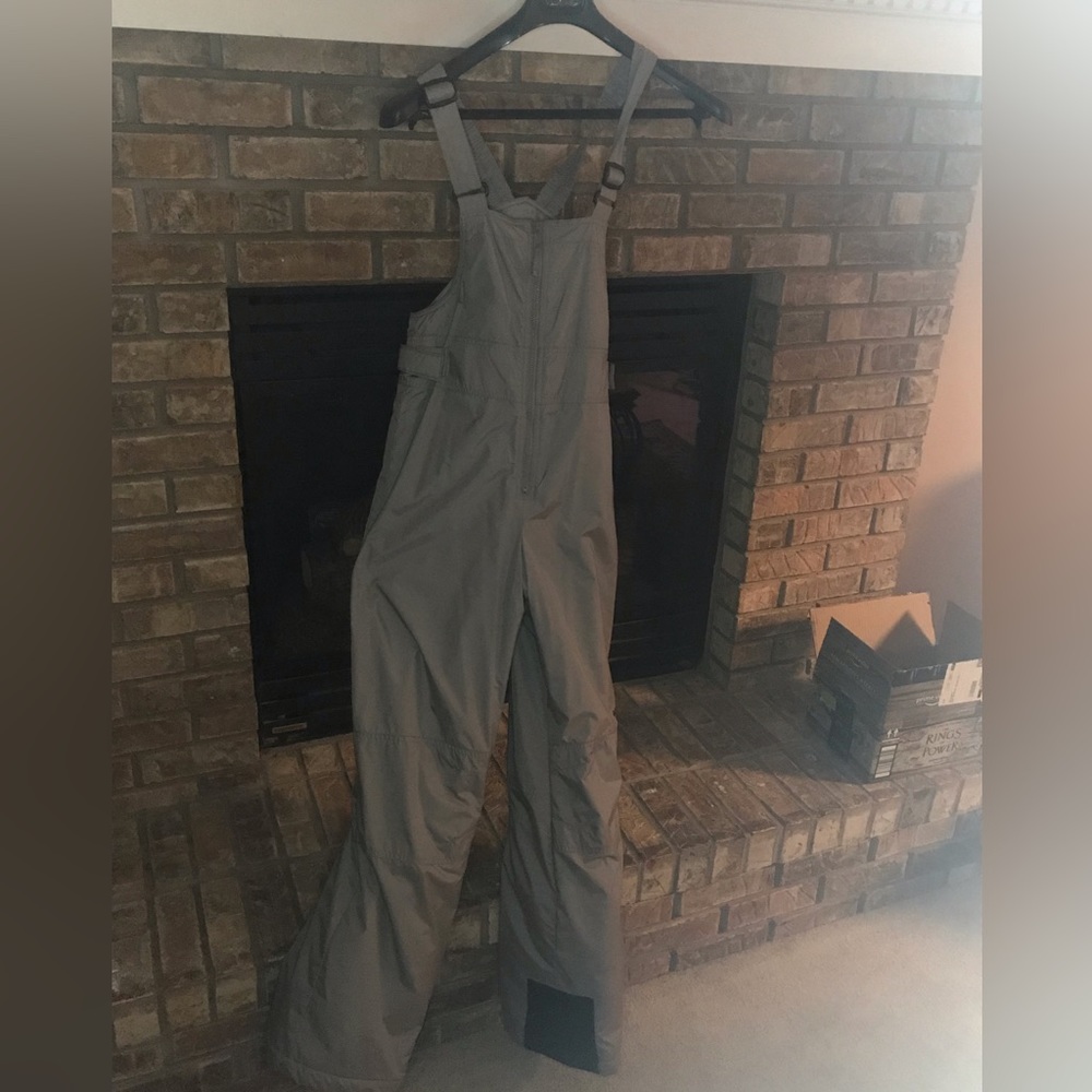 Grey and black Columbia snow pants. Size 18-20